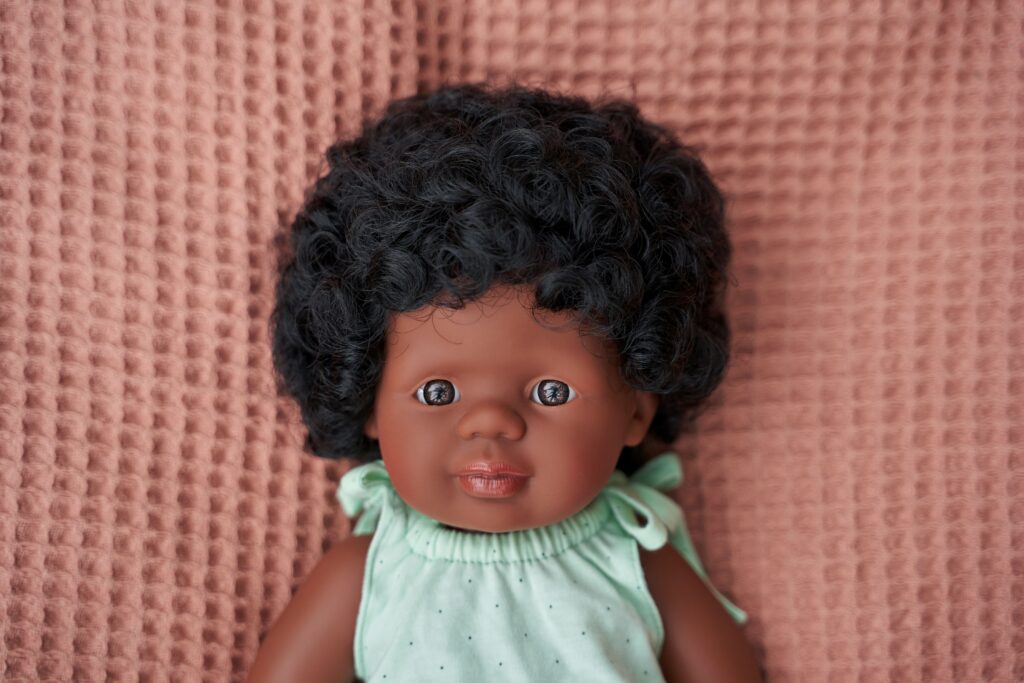 Lalka dziewczynka Afroamerykanka 38cm | Miniland