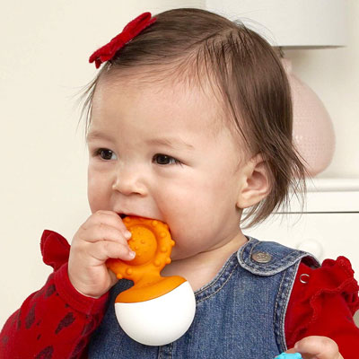 Gryzak wańka wstańka pomarańczowy | Fat Brain Toys