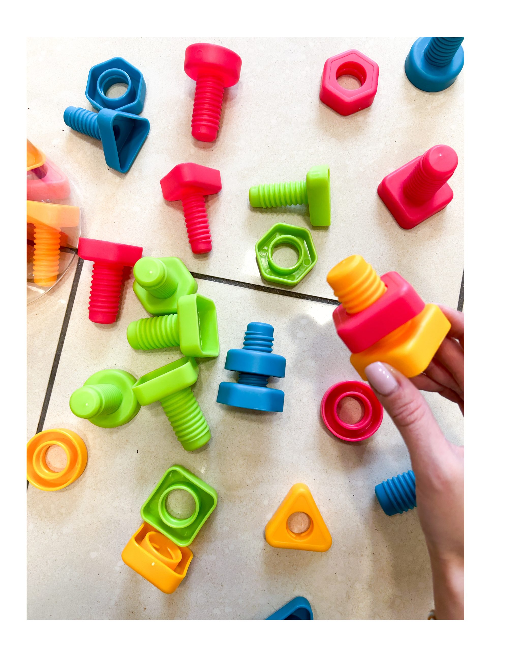 Zestaw geometrycznych śrub i nakrętek Toy Element