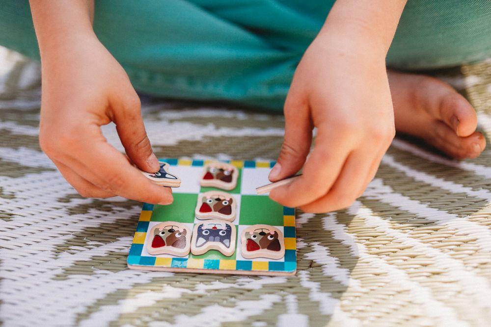 Magnetyczna gra kółko i krzyżyk - pieski i kotki - obrazek 2