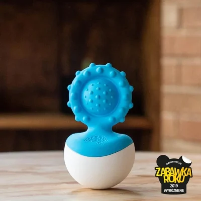 Gryzak wańka wstańka niebieski Wobble | Fat Brain Toys