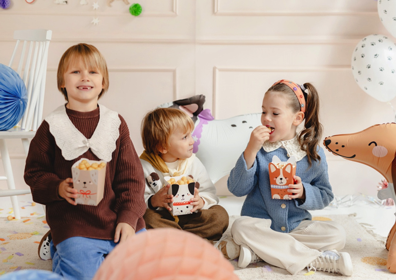 Pudełka na popcorn Pieski - 8,7 x 8,7 x 12 cm, 6 szt.