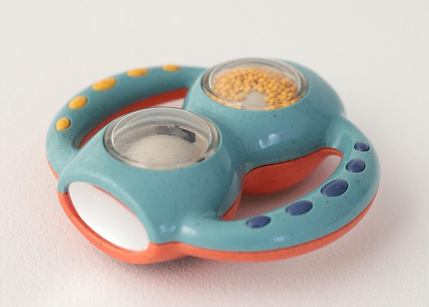 Magiczna grzechotka z lusterkiem TOLO Bio