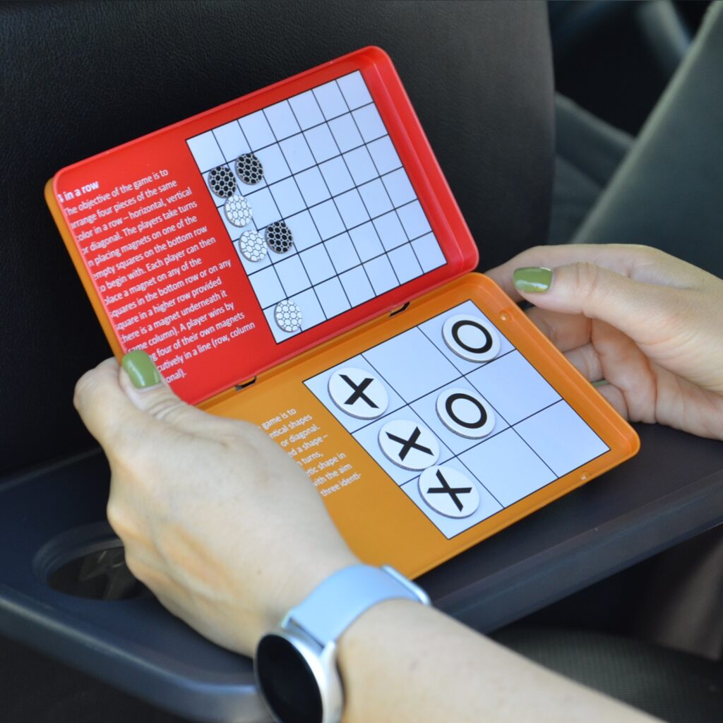 Podróżna gra magnetyczna Kółko i Krzyżyk  -The Purple Cow